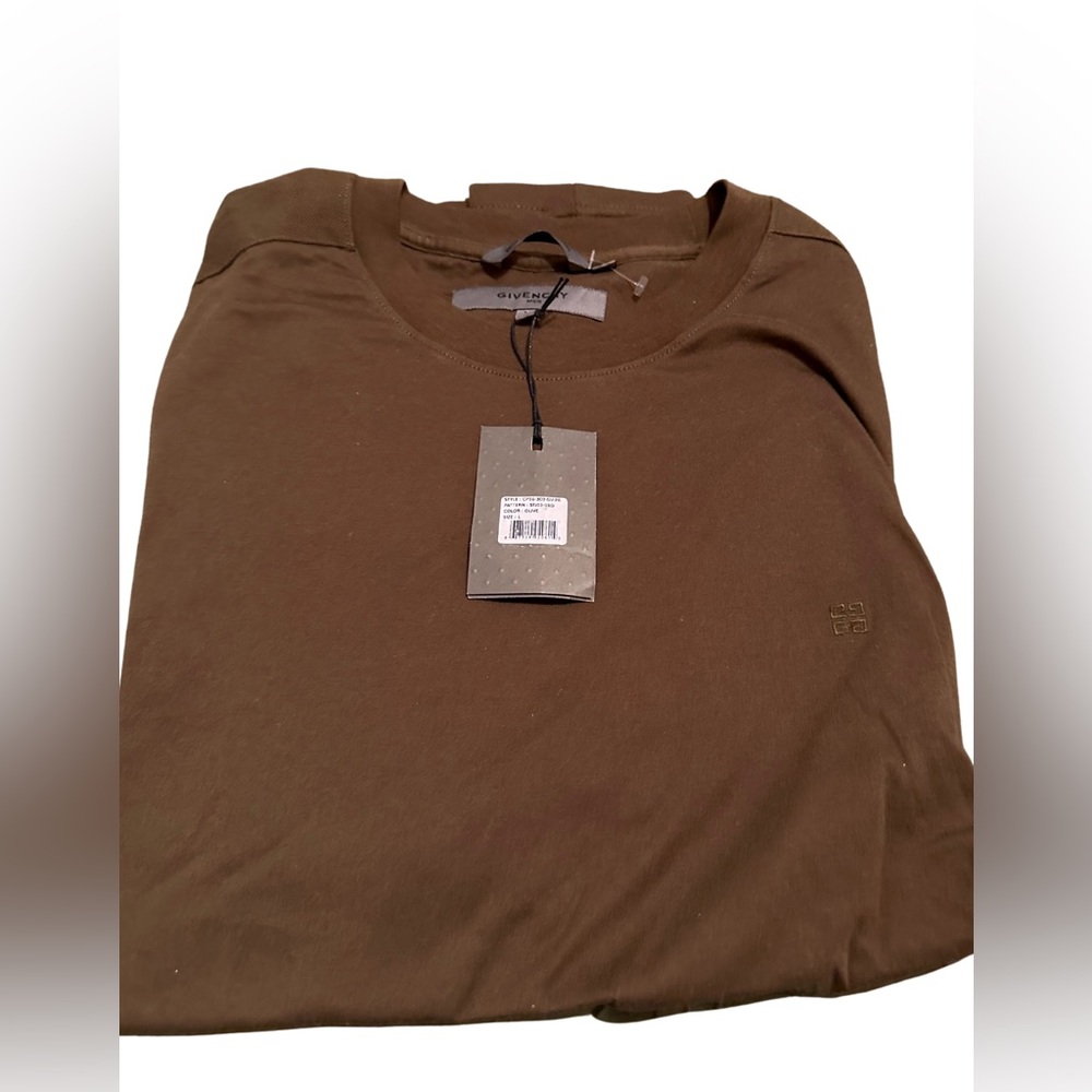 GIVENCHY men olive tshirt